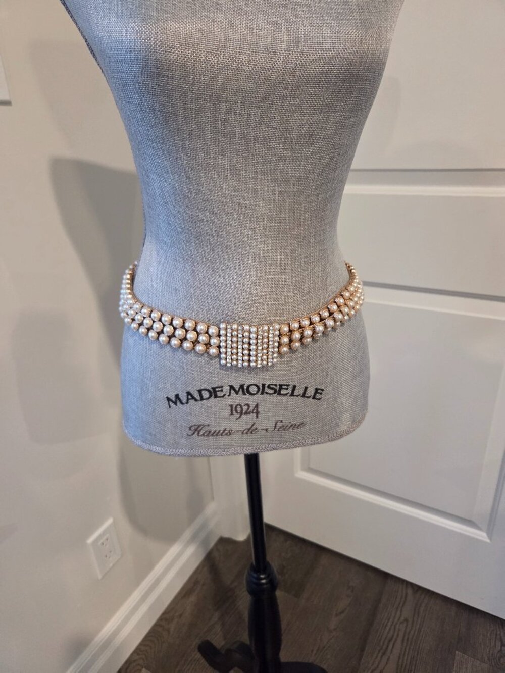 Zara faux pearl and crystal gold belt elegant luxury